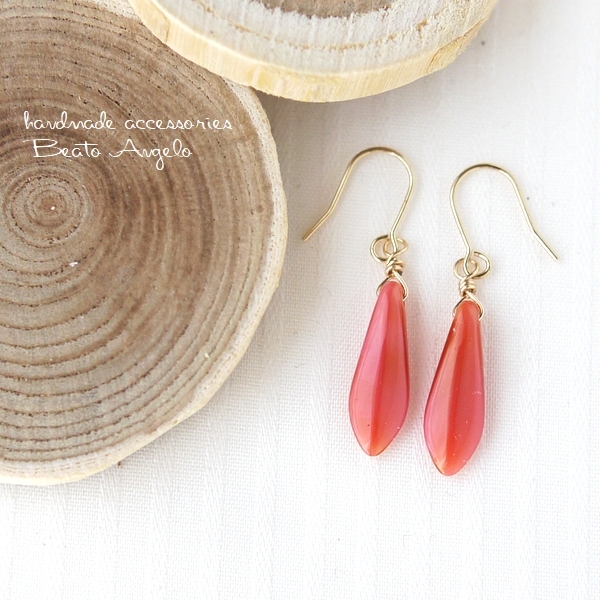 ◆◆+angelo+K14GF チェコダガーの一粒ピアス(p-181)コーラルピンクトパーズ チタン 樹脂 イヤリング拍卖