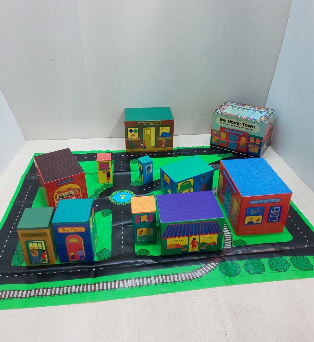 う-1☆当時もの My Home Town 10Buildings & Play Mat☆ ペーパータウンセット 建物 & プレイマット ミニカーや人形と一緒に遊べます拍卖