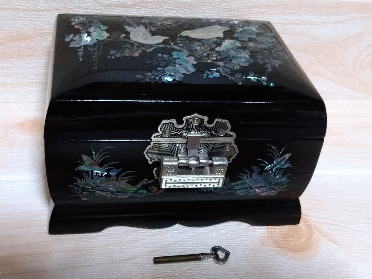 レア!貝細工!螺鈿細工 ジュエリーボックス 宝石箱 鍵付き !小物入れ! 小箱!鶴!鏡! オルゴール!テレ 拍卖