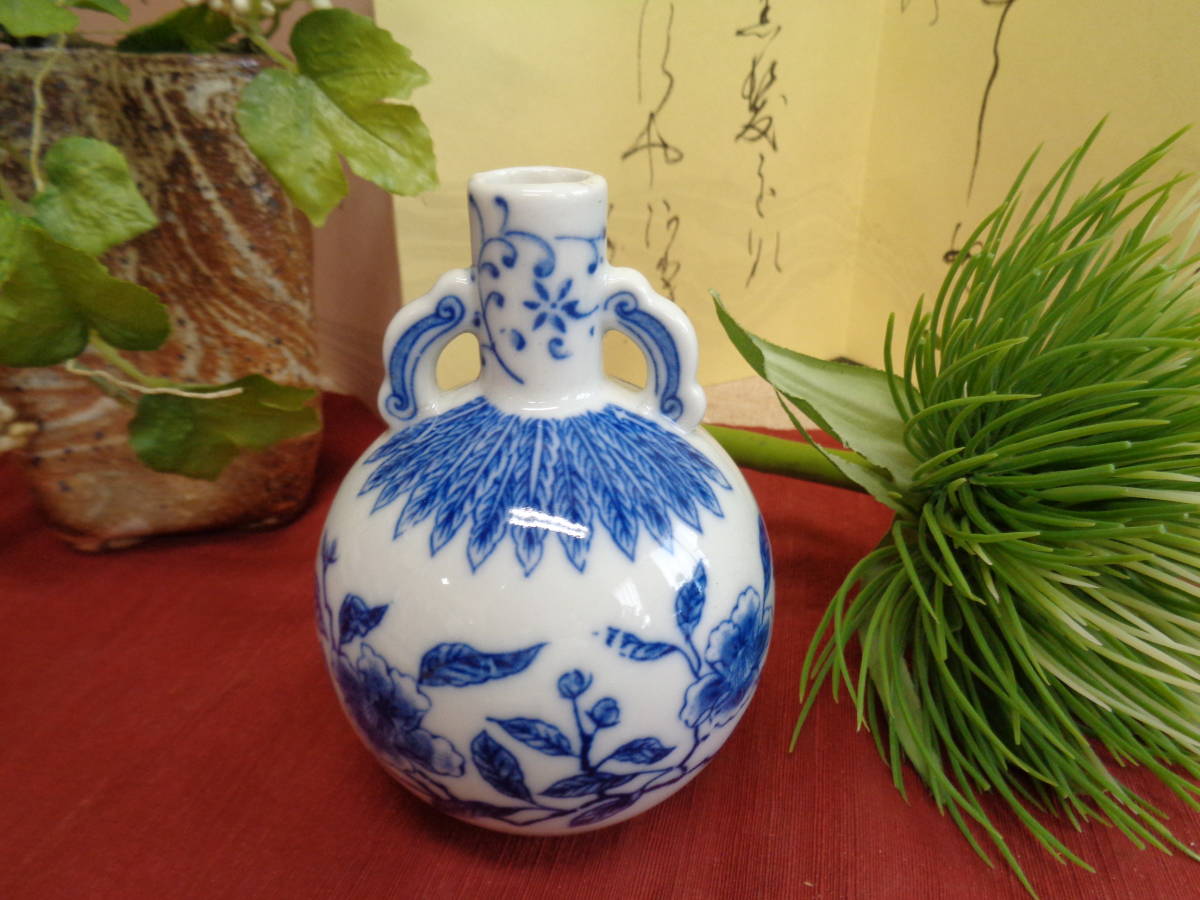 アンティーク 一輪挿し/小瓶 染付椿絵柄 花瓶 陶器 中古品拍卖