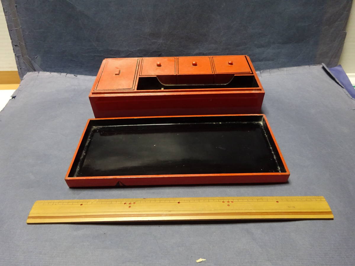 (3)遊女芸妓等の使用した化粧箱と思います。 漆塗りの上品な小箱です。 検:遊郭赤線遊楽街遊女芸妓赤線売春拍卖