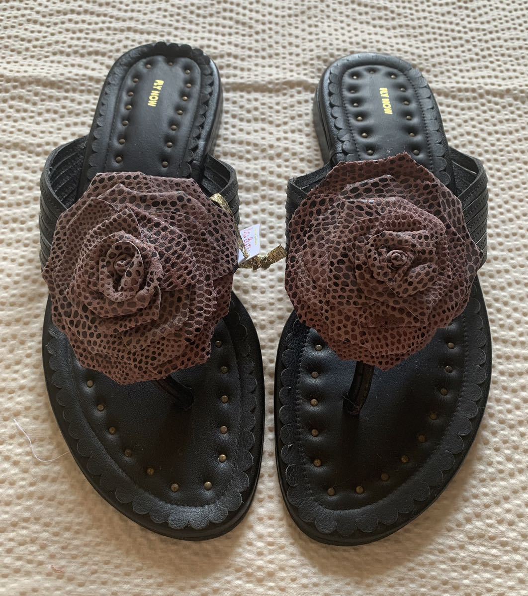 ☆FLYNOW☆薔薇のお花付きサンダル36拍卖