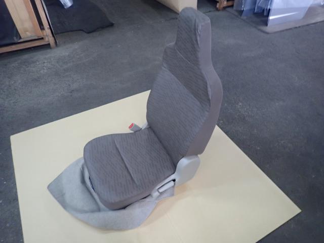 ミニキャブ 5BD-DS17V アシスタントシート 26U MQ509310拍卖