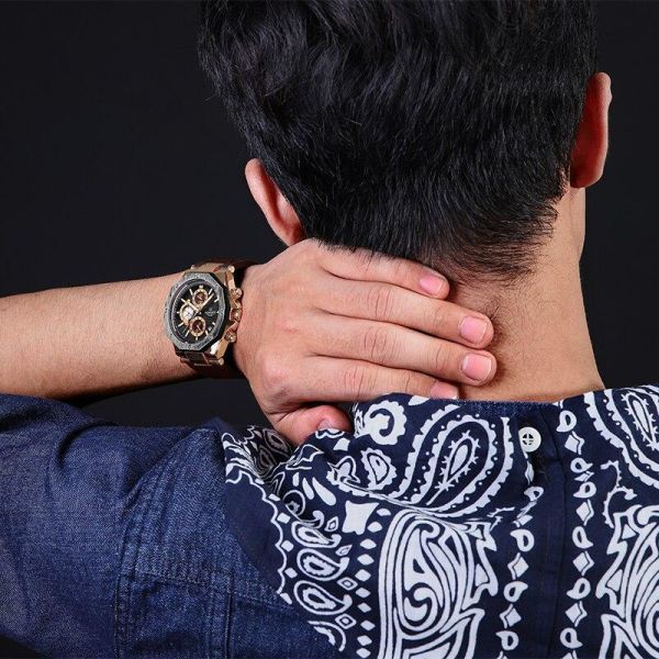 BE014:コネクテッドウォッチ 男性用レザーストラップ 耐水性 ファッショナブルなクロノグラフ 自動日付拍卖