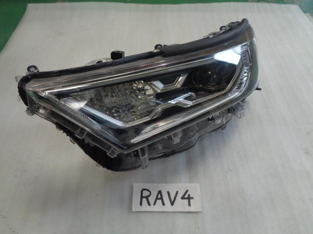ラブ4 AXAH54 左ヘッドランプユニット LED 即決 6592拍卖