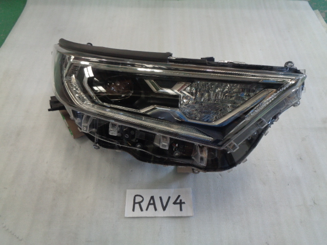 ラブ4 AXAH54 右ヘッドランプユニット LED 即決 6595拍卖