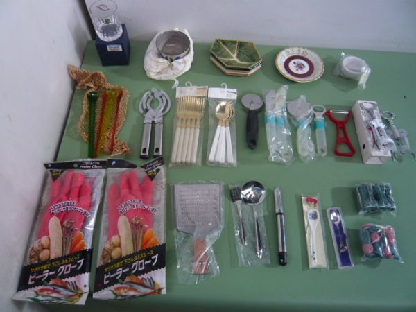 B256◆厨房用品 コップ 皿 スプーン 栓抜き 箸置き ピーラー グロープ 他 料理用品 まとめ 35点セット◆未使用、中古美品◆I拍卖