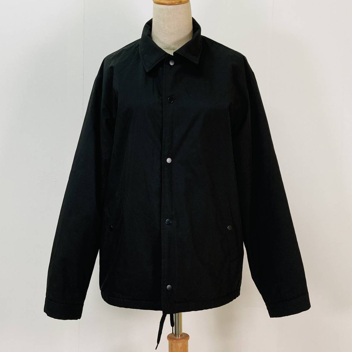 a02956 美品 GU ジーユー メンズ ブルゾン ジャンパー スナップボタン 中綿 シンプル M 黒 万能 防寒 無地 ベーシックカジュアルスタイル拍卖