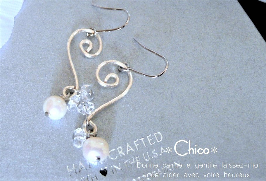 ◆ホワイト 淡水パールAAA&クリスタル シルバー渦巻 ハンドメイドピアス ♪ ★2点以上送料無料!★拍卖
