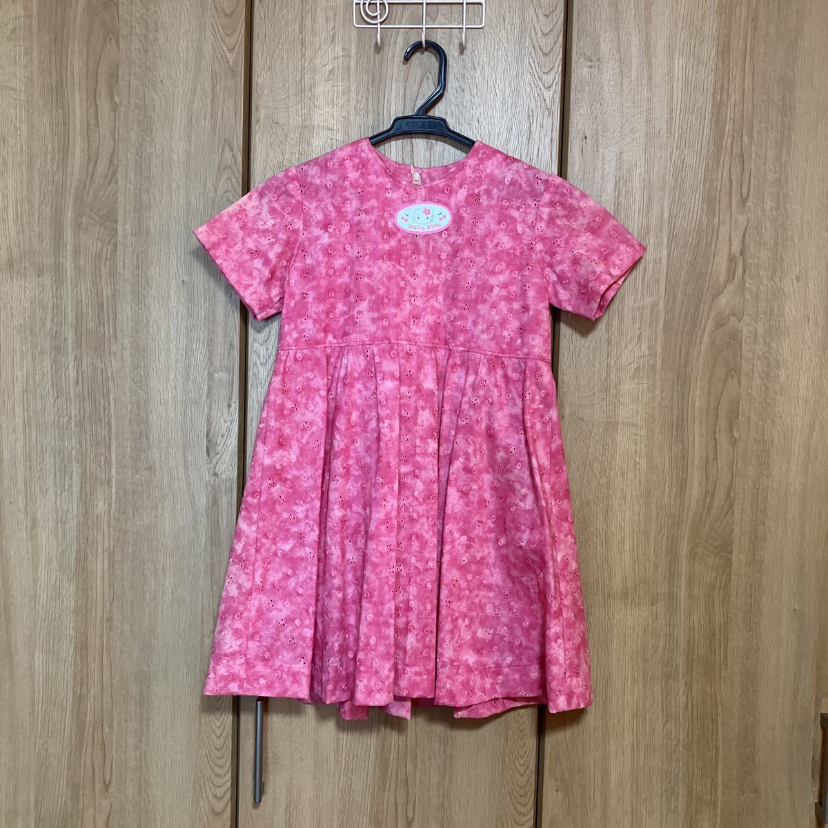 【ハンドメイド新品】ピンクのワンピース(キティちゃん)◆サイズ120くらい拍卖