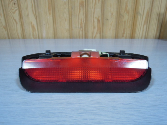 トヨタ パッソ KGC15 / KGC10 ハイマウント ストップランプ 中古 TOKAIDENSO 21401 A2063拍卖