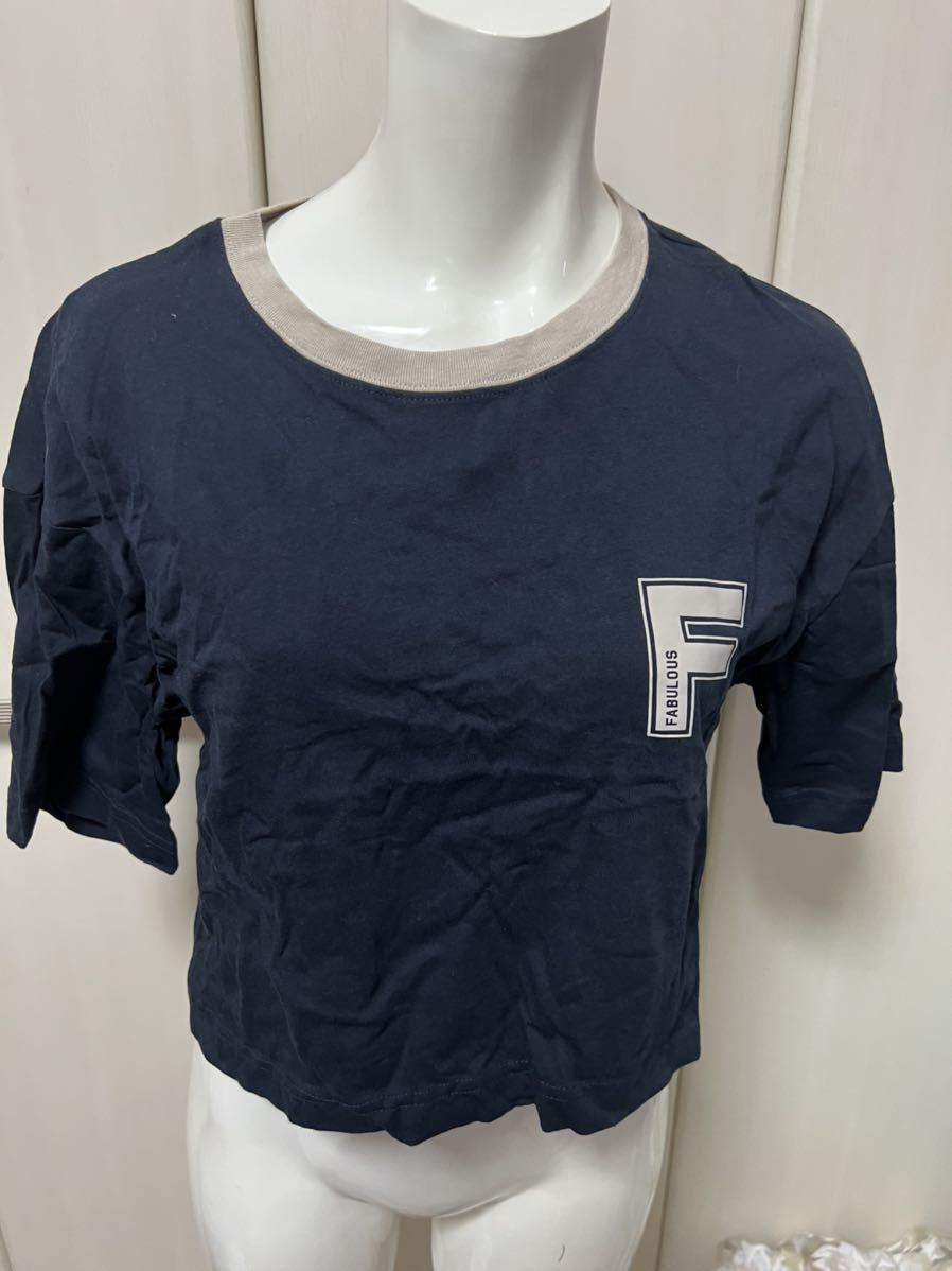 新品 GU ジーユー クロップドグラフィックT ロゴTシャツ 5分袖 ネイビー Sサイズ拍卖