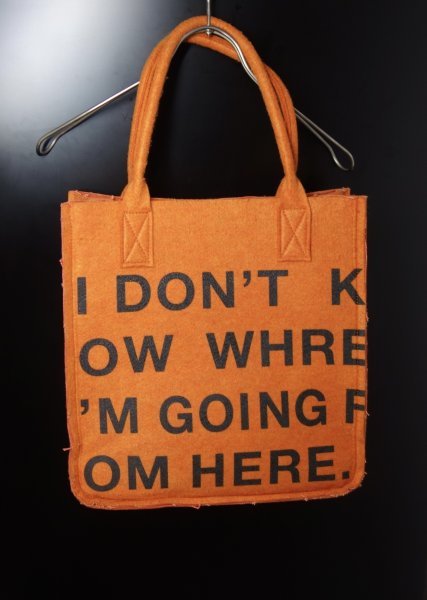 TK 入手困難 ワンメイド ONE MADE フェルト トートバッグ オレンジ×ブラック系の好配色拍卖