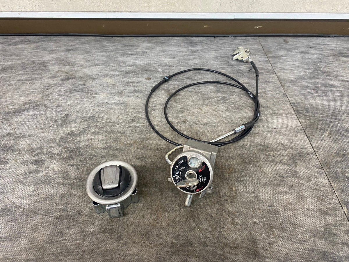 ヤマハ アクシスZ SEJ6J メインキー イグニッション シートキャッチ タンクキャップ セット YAMAHA 純正 部品 パーツ拍卖