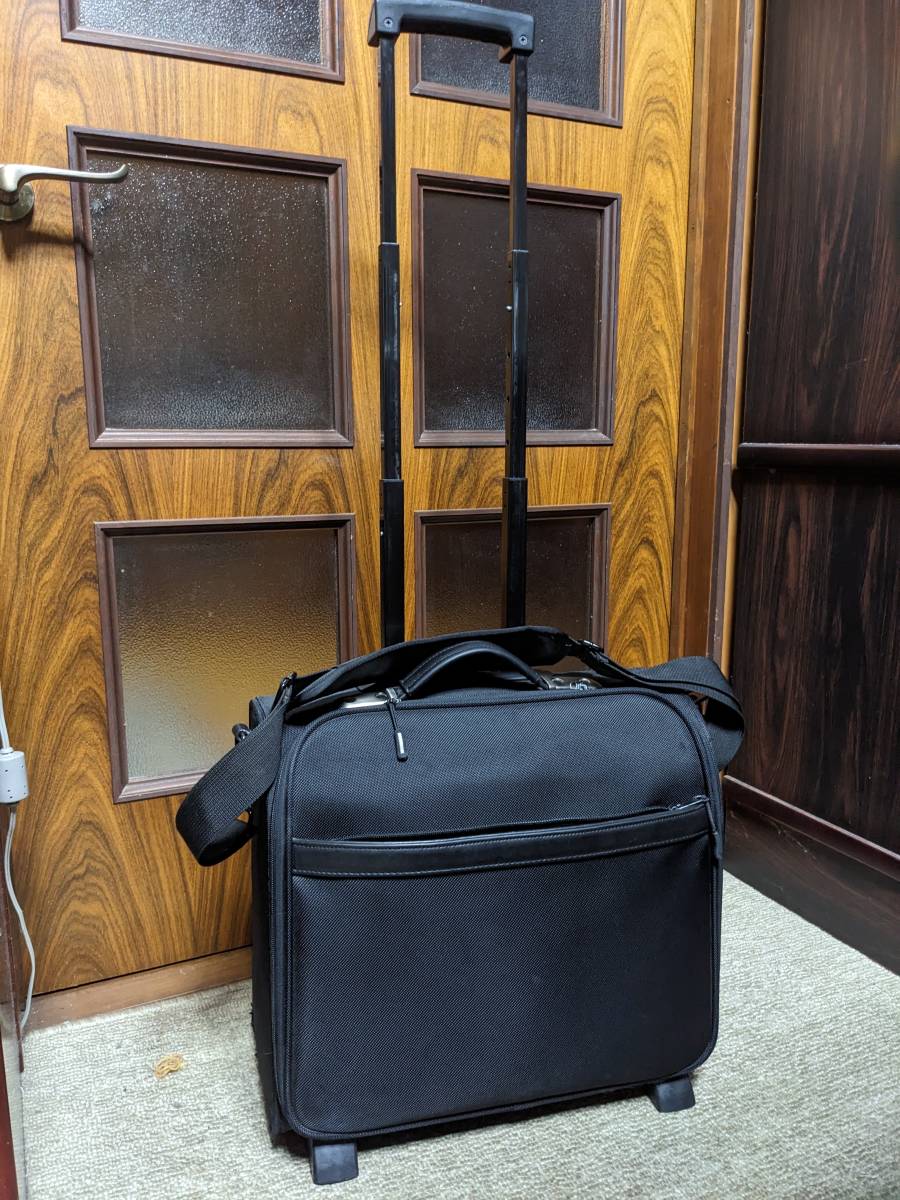ジャンク品 通勤や1泊出張にお手軽コロコロバックはいかがでしょうか?激安500円スタート価格でお得です!!拍卖