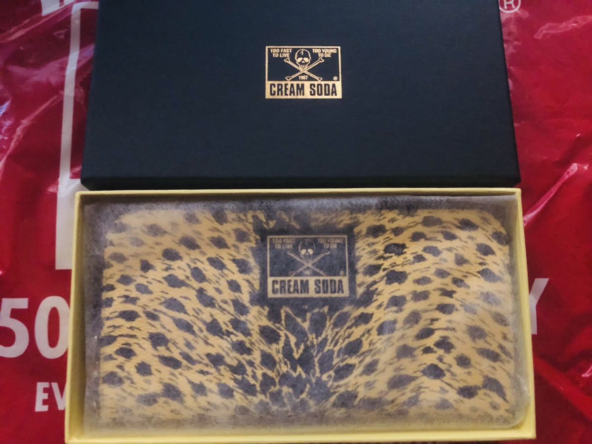 完売品 新品未使用品 クリームソーダ 黄色豹柄 ファスナー大きい タイプ長財布拍卖