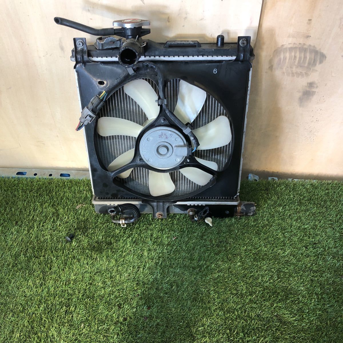 MH23SワゴンRスティングレー 電動ファン ラジエーター 25-3拍卖