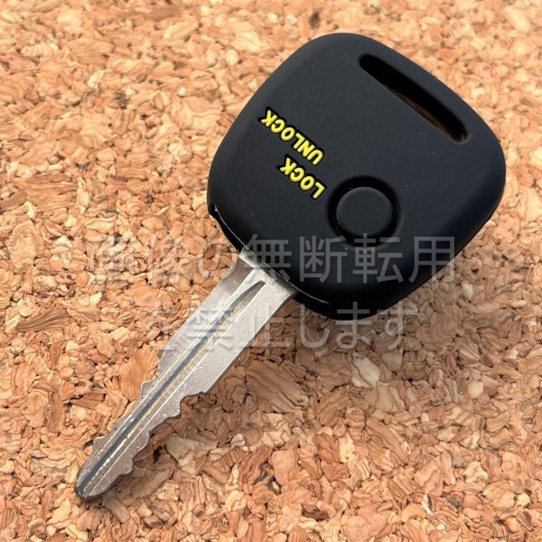 送84円~日産マツダスズキ1ボタンシリコンキーレスカバー MRワゴン アルト ジムニー モコ パレットワゴンR ソリオ ブラック×黄文字拍卖