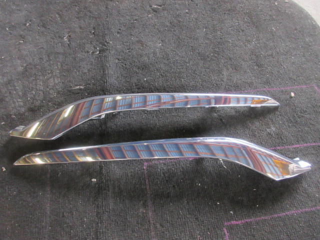 ★21R5G7610 C26 セレナ 純正ライト下メッキモール左右 修理やストック等に拍卖