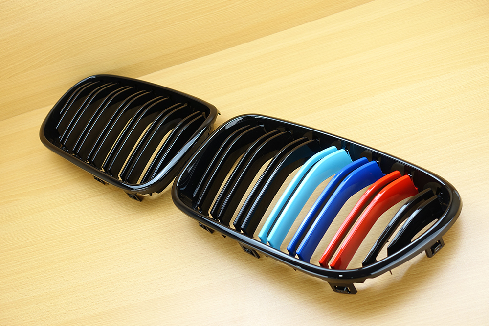 即納 BMW F25 X3 前期 M LOOK フロントグリル 艶有黒+Mの3色 ABS 2011-2013拍卖