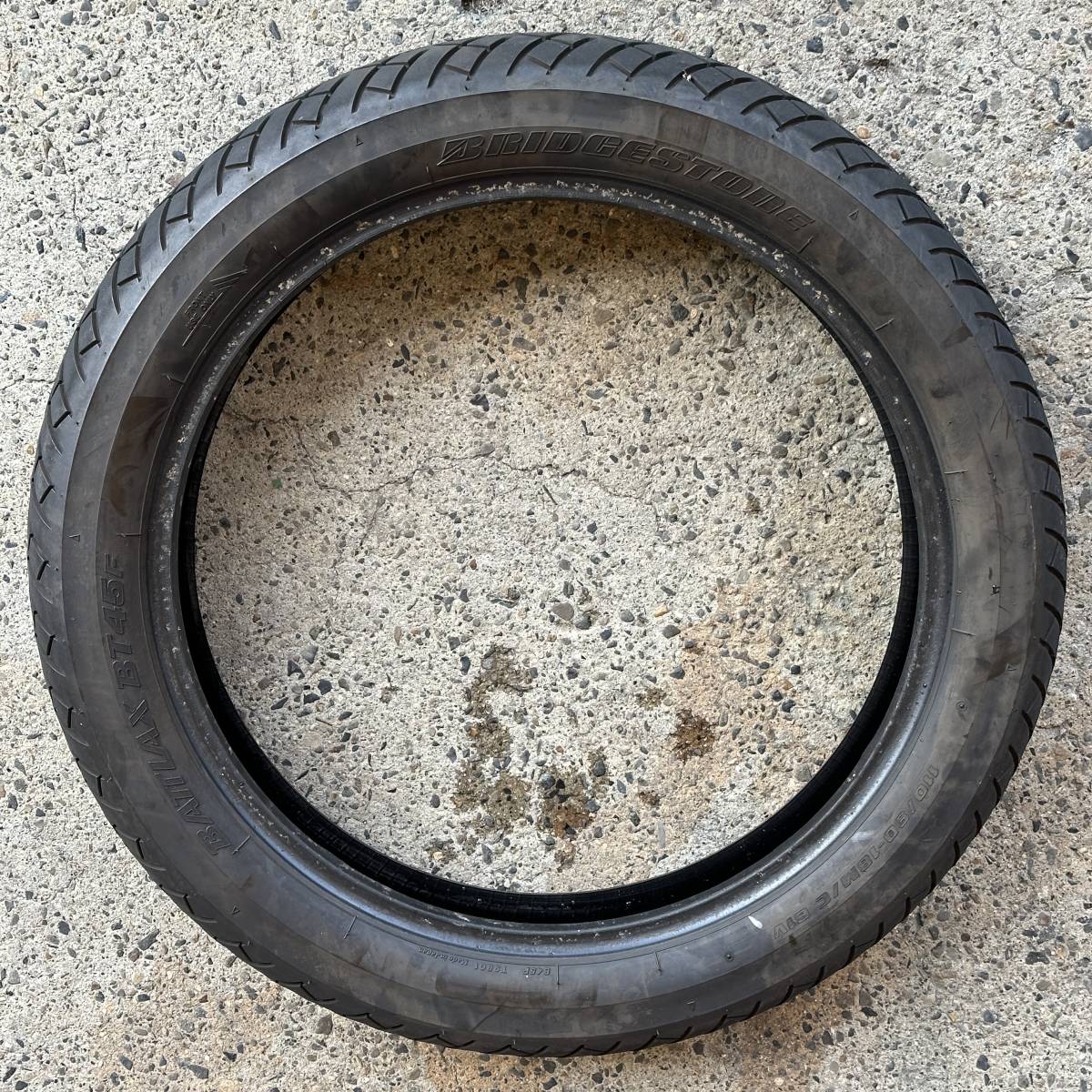 【中古タイヤ】ブリジストン バトラックス BT45F 110-90-18MC 61V チューブレス ホンダ_CB223S ヤマハ_V-MAX1200 カワサキ_GPz750F拍卖