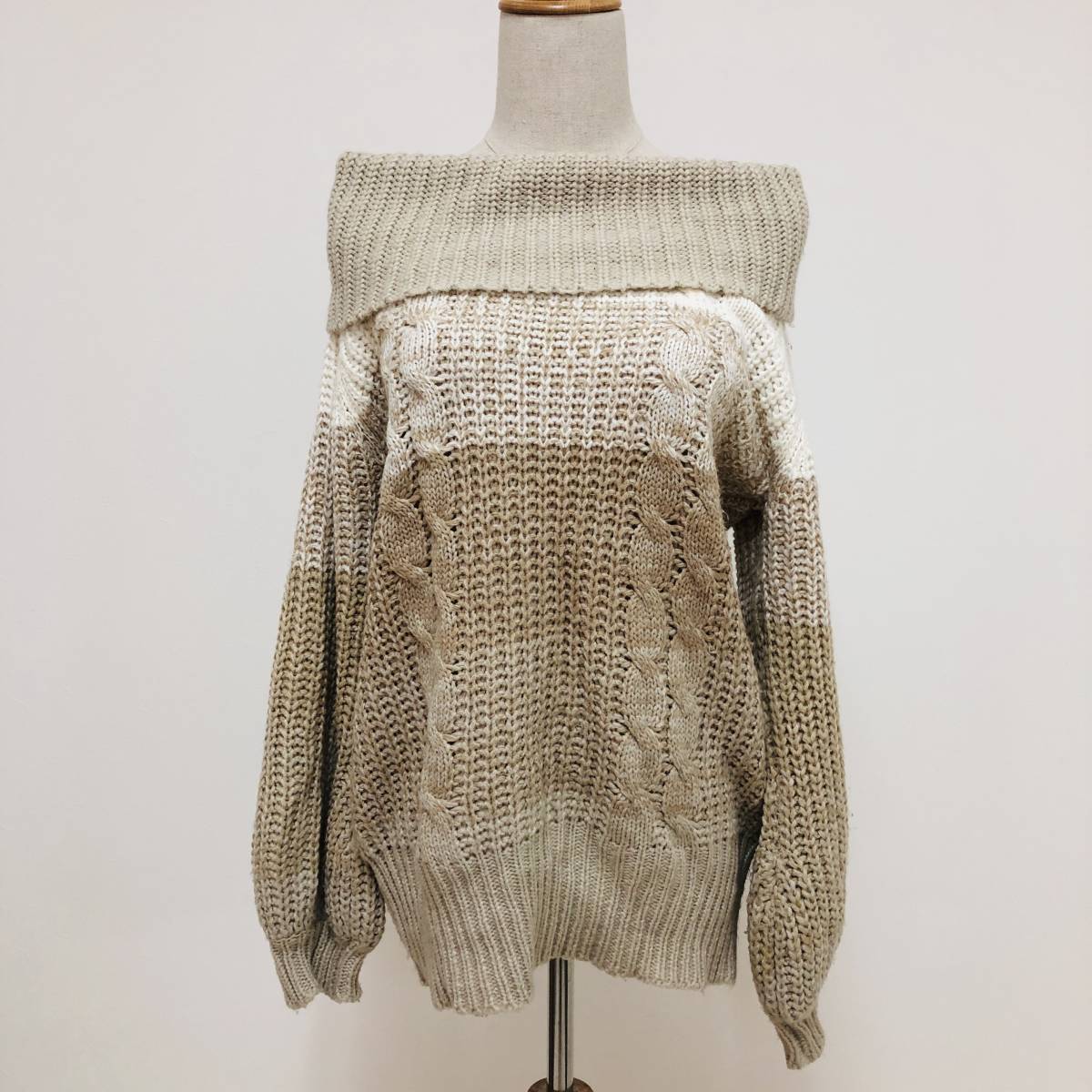 k0907 セーター 長袖 厚手 コットン混 タートルネック ケーブル編み オフショル 冬 ベージュ系 ブラウン系 ロマンティックウィンターコーデ拍卖