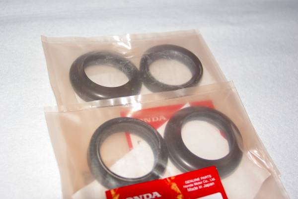 CBR250RR フロントフォーク オイルシール ダストシール  左右 1台分 ホンダ純正 新品★* 【水曜・日曜・祝日休み 臨時休業有】拍卖