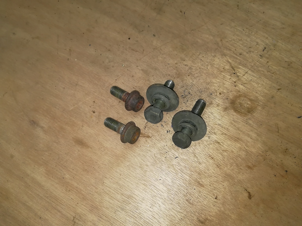 57■CE13A アドレスV100■マフラー ボルト■実動車解体 紹介動画あり■拍卖