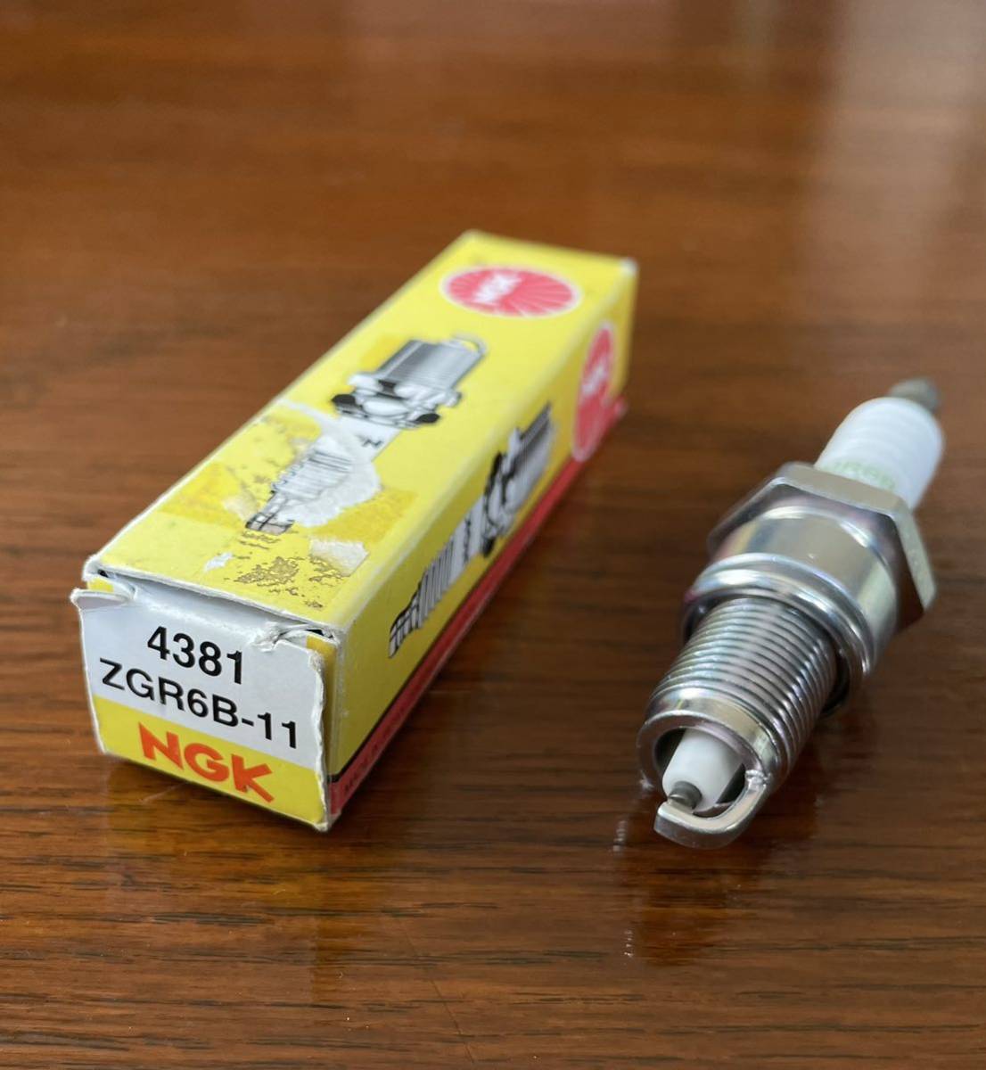 送料込み・スパークプラグ・NGK・日本特殊陶業 製・ZGR6B-11・品番4381・1本の出品・新品未使用品、最後の1本、拍卖