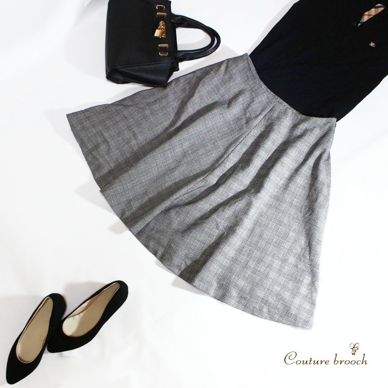 美品 クチュールブローチ Couture Brooch 株)ワールド ■ 秋 冬 膝下丈 グレンチェック柄 ふんわり フレアスカート 36 S 白 黒 ブラック拍卖