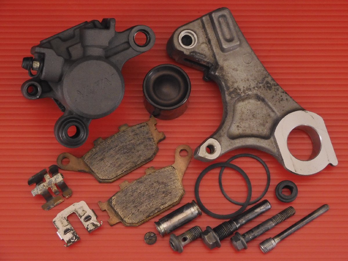 60【評価S】YZF-R1 JYARN20 実動 純正 リア ブレーキ キャリパー & サポート拍卖