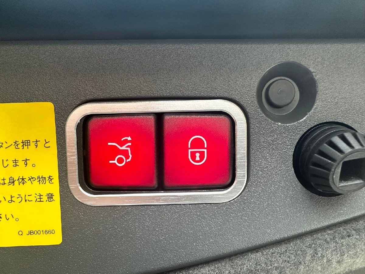 高品格♪ メルセデス ベンツ サテンシルバー リアゲート スイッチ カバー H243 EQA250 エディション1 AMGライン EQAクラス拍卖