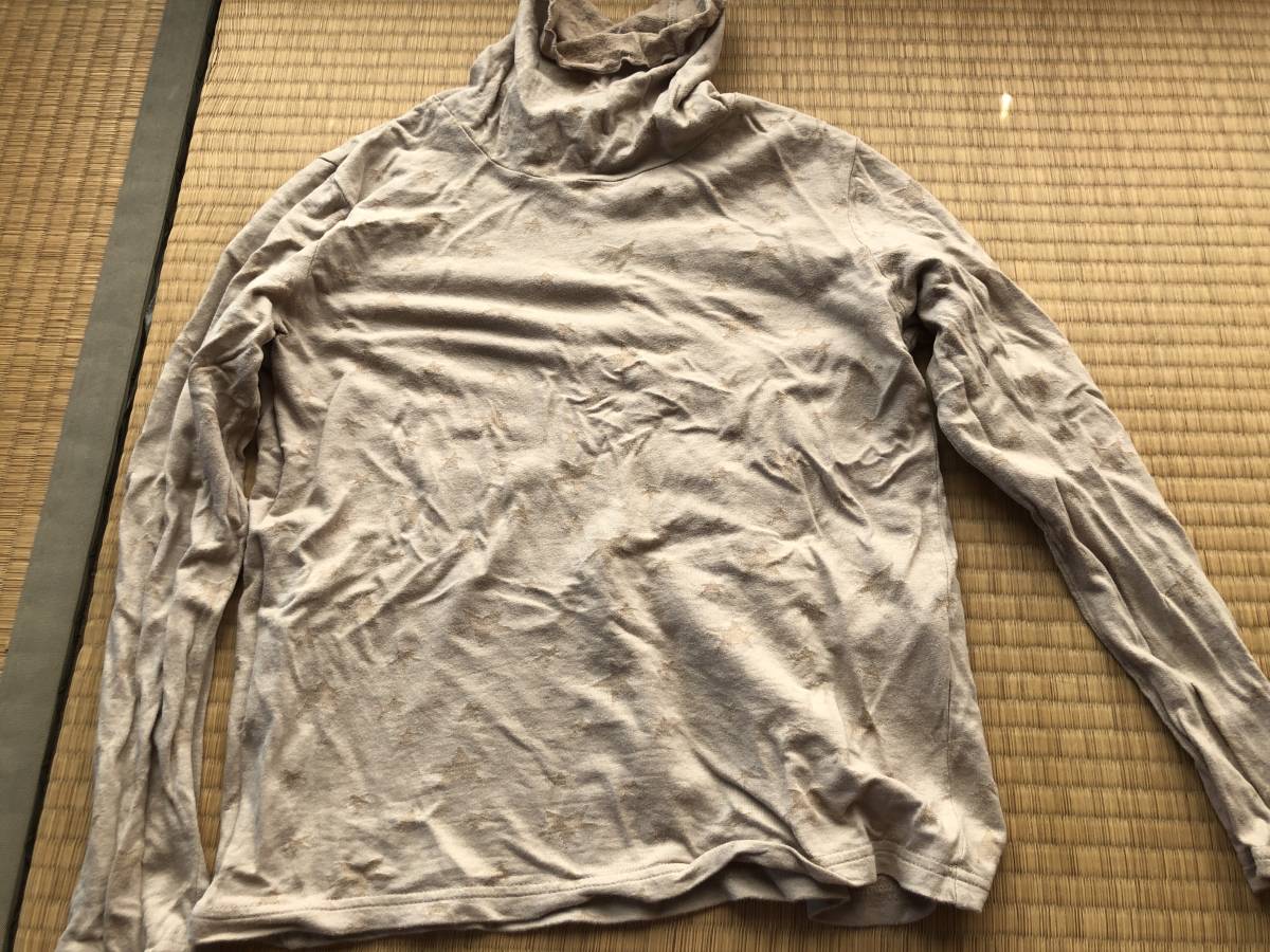 サイズM ベージュの星柄ハイネックシャツ拍卖