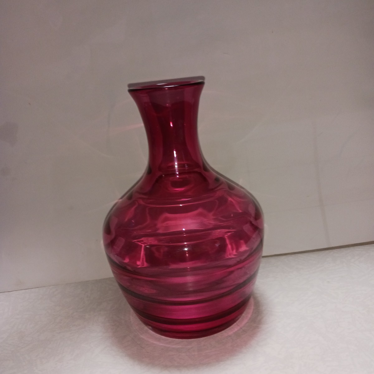 水差し 赤色縦17センチ 拍卖