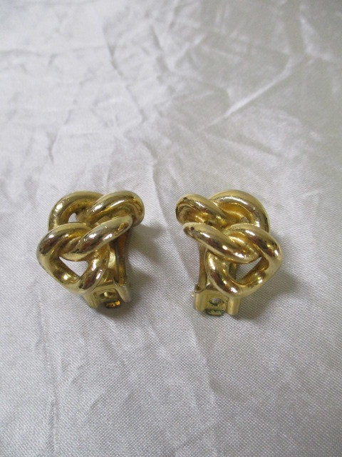 ChristianDior 金色輪つなぎデザインイヤリング(USED)90223MP)拍卖