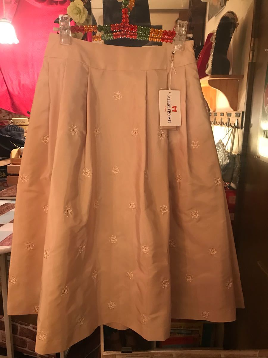 ギャラリービスコンティ リボン花柄 スカート ベージュ 定価17172円拍卖