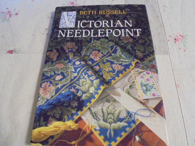 洋書ヴィクトリアンニードルポイント VICTORIAN NEEDLEPOINT ウィリアムモリス いちご泥棒 花 椅子 クッション タペストリー拍卖