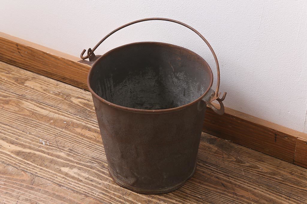 R-040195 レトロ雑貨 ブリキ 錆びた風合いが味わいのある日本製の古いバケツ(R-040195)拍卖