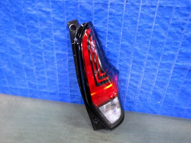 S1025 デイズ ハイウェイスター B44W B45W B47W B48W 右テール D231 26550-7ME0A eK クロス B34W B35W B37W B38W 美品拍卖