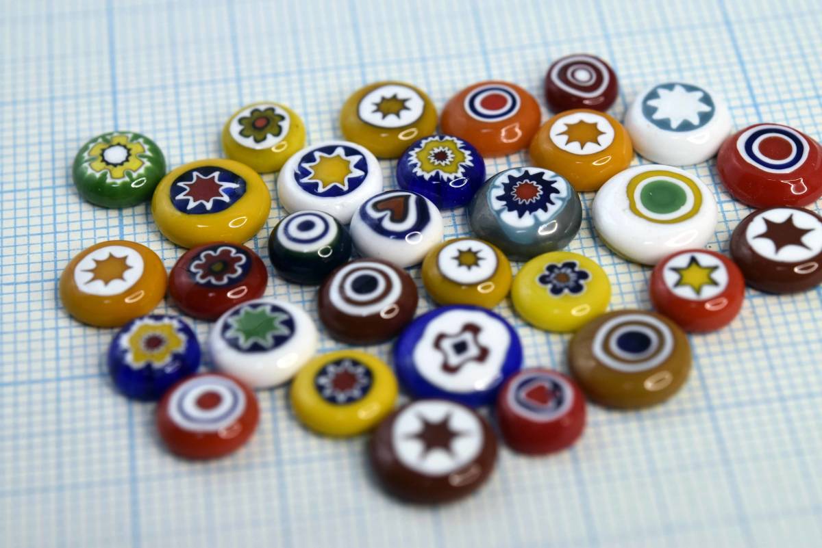 【ガラス ビーズ ミルフィオリ flat beads 厳選 *加工済 y2186-463拍卖