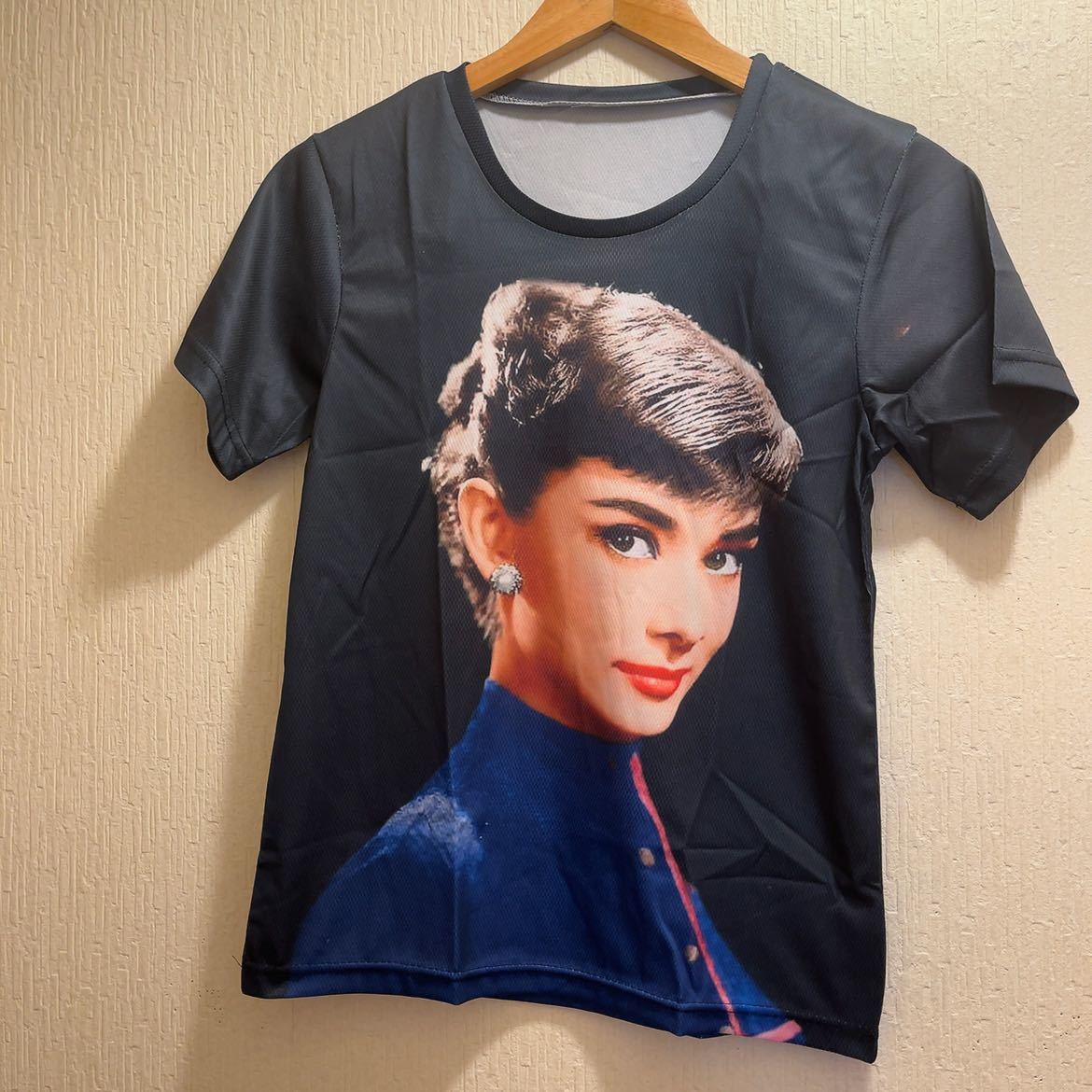 新品★ブラック★横顔★オードリーヘップバーン★Tシャツ★ユニセックス★M拍卖