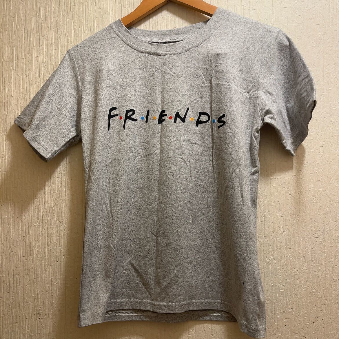 新品★グレー★大ヒット海外ドラマ★FRIENDS★Tシャツ★ユニセックス★M拍卖