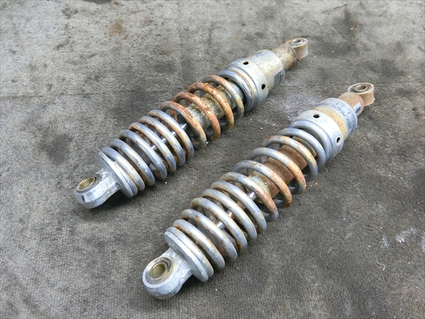 ヒョースン GV250 EFi KM4MJ 純正 リアサス ショック 左右拍卖