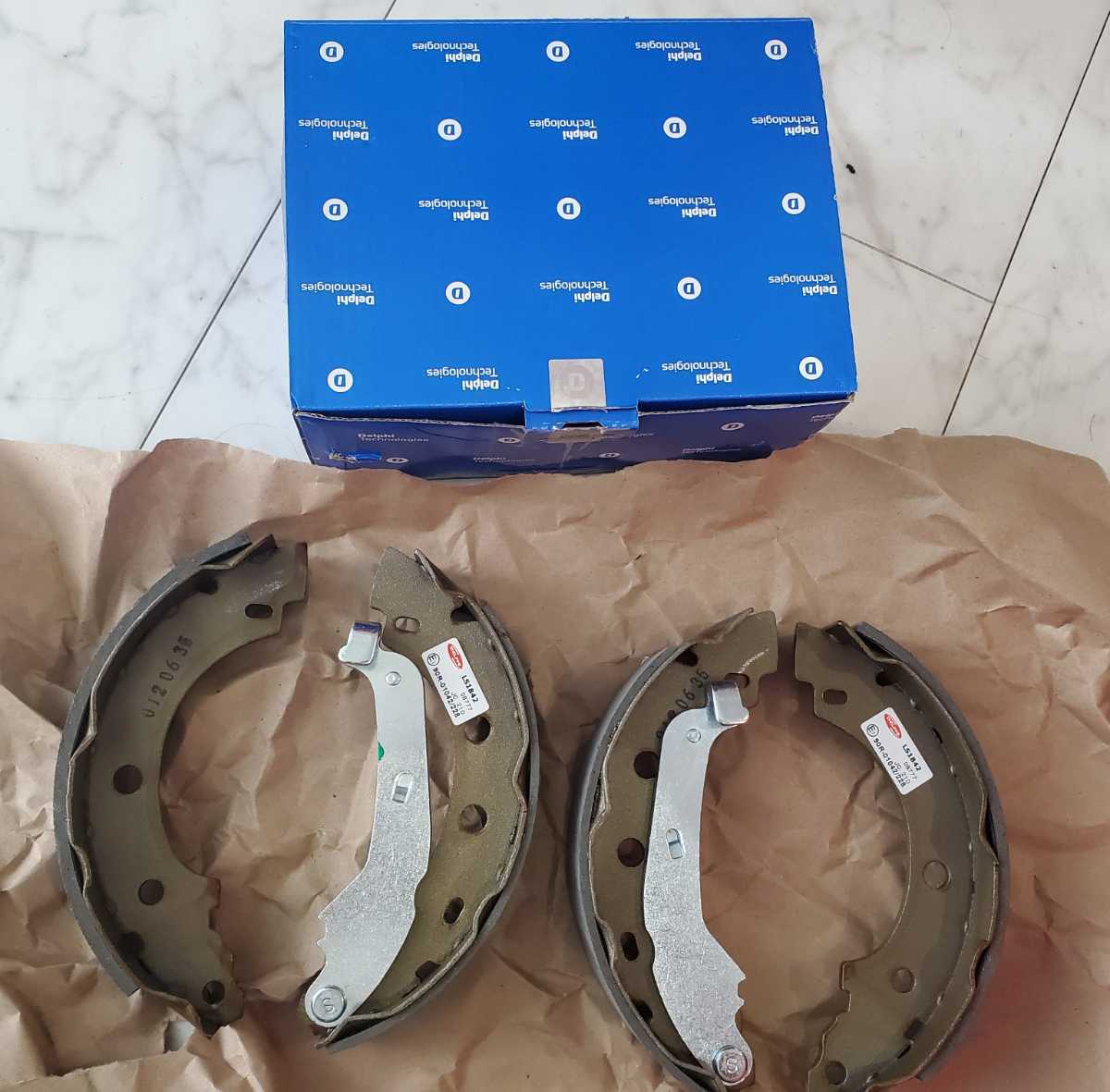 RENAULT ルノー カングー☆KCK7J KCK4M ☆リアブレーキパッド/ブレーキシュー/ブレーキライニング/ドラムブレーキ☆7701207555☆左右セット拍卖