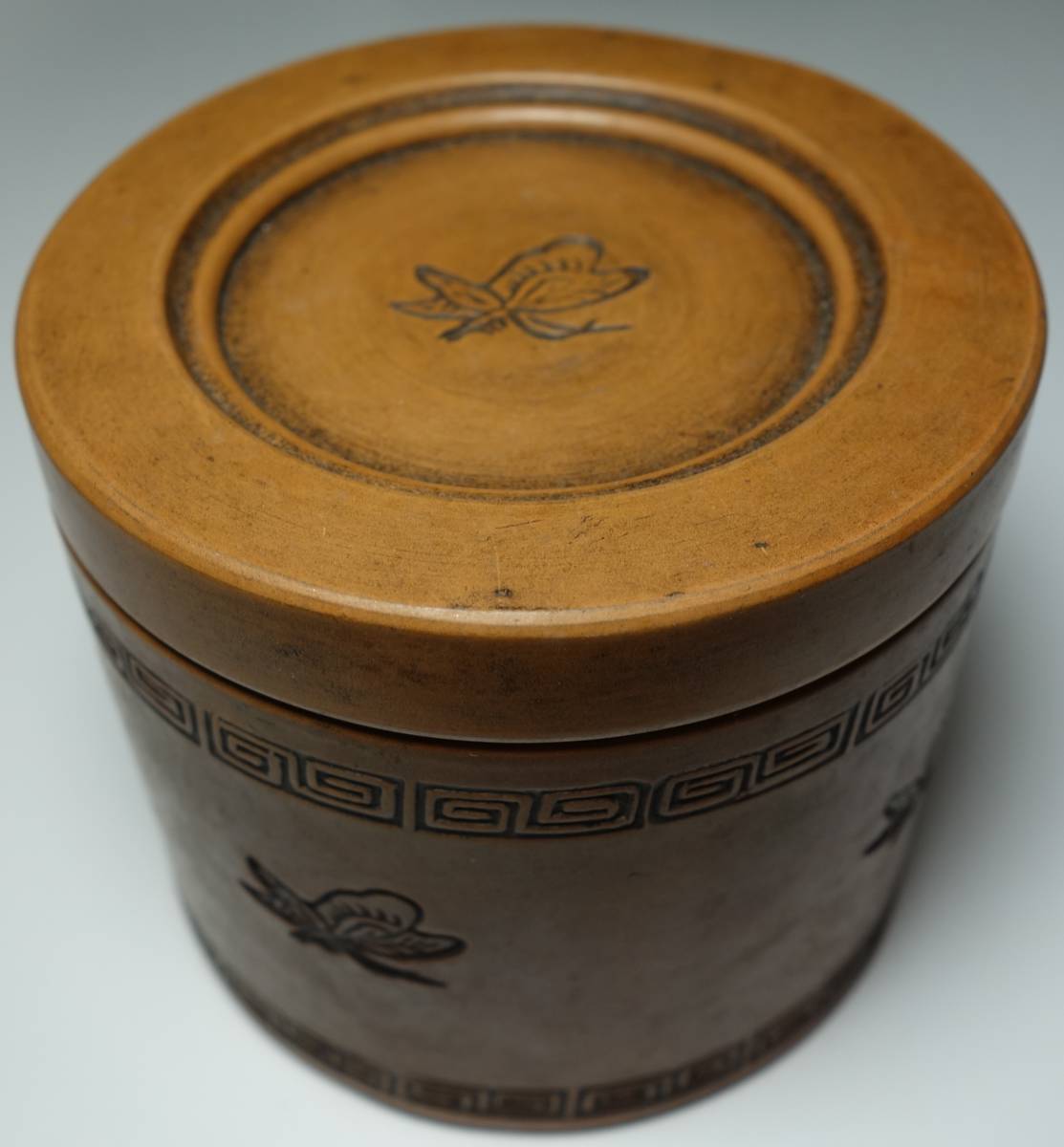 清朝咸豊帝期(第2次アヘン戦争頃) 天津租界 津門北陶 勝永福全銘 漢文・蝶々印図 コウロギ(蟋蟀)鉢拍卖