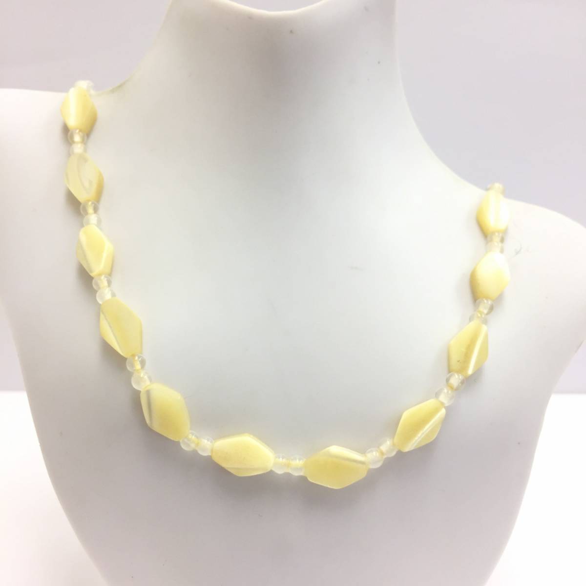 【ネックレス】約36cm 貝(シェル)のような優しい色合い オフホワイト クリーム アンティーク拍卖