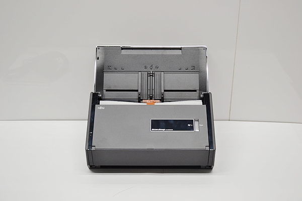 未使用品 富士通 A4カラーイメージスキャナ FI-ix500-D【中古】拍卖