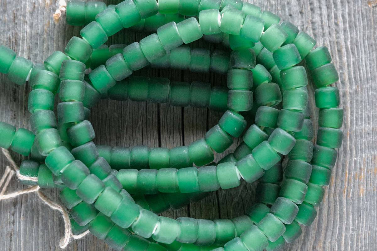 *White hearts beads D拍卖