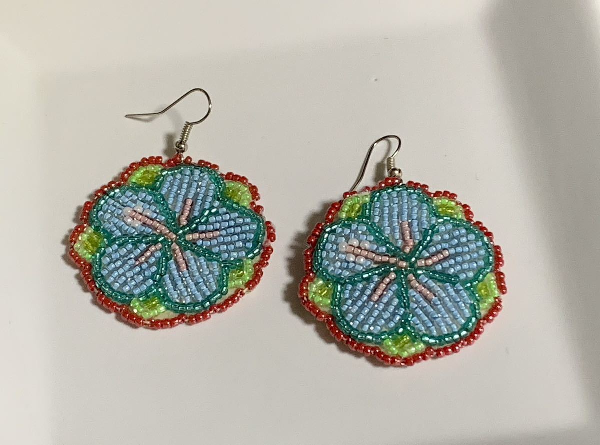 インディアンジュエリー ビーズワーク フラワービーズピアス ネイティブアメリカン ハンドメイドピアス ナバホ インディアン 花 幸福拍卖