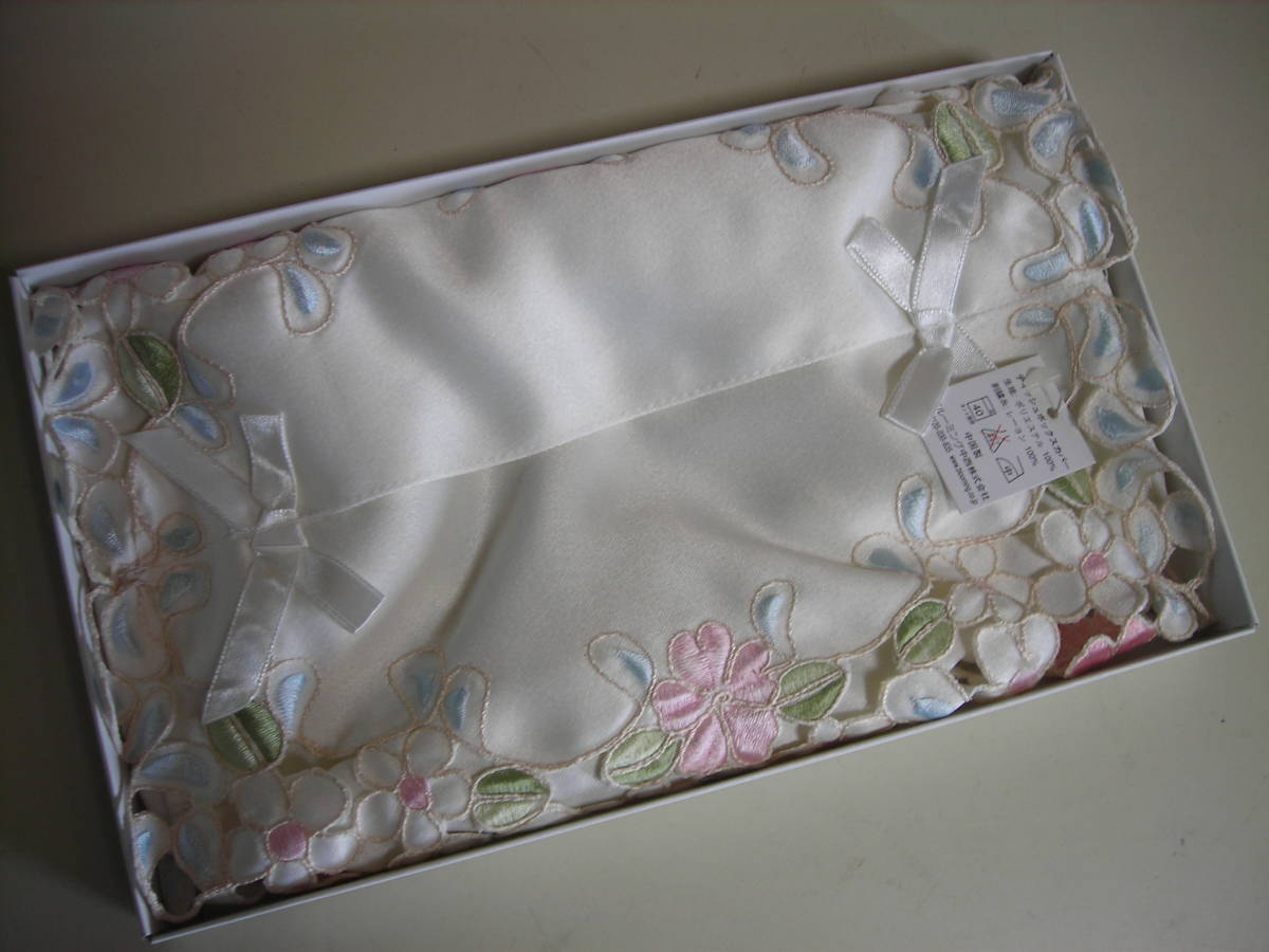 R3 10★ティッシュボックスカバー 刺繍 おしゃれ! 未使用 箱入拍卖